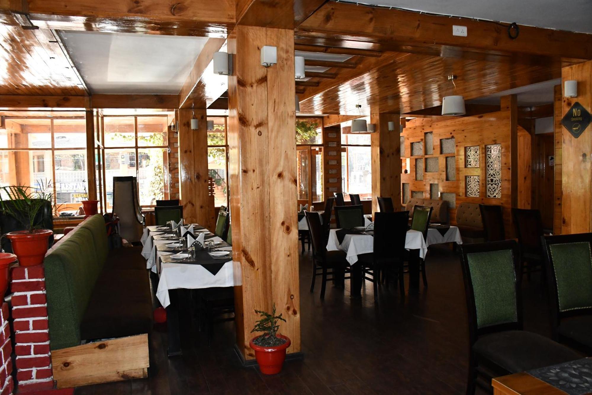 The Whispering Inn Resort And Bar Manāli Екстериор снимка