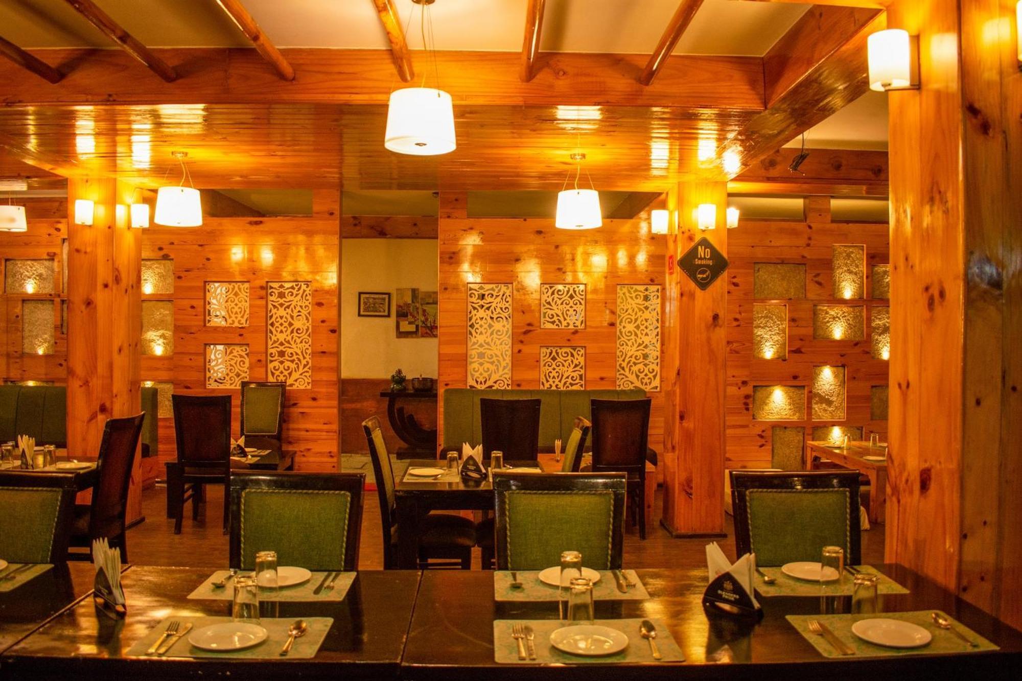 The Whispering Inn Resort And Bar Manāli Екстериор снимка