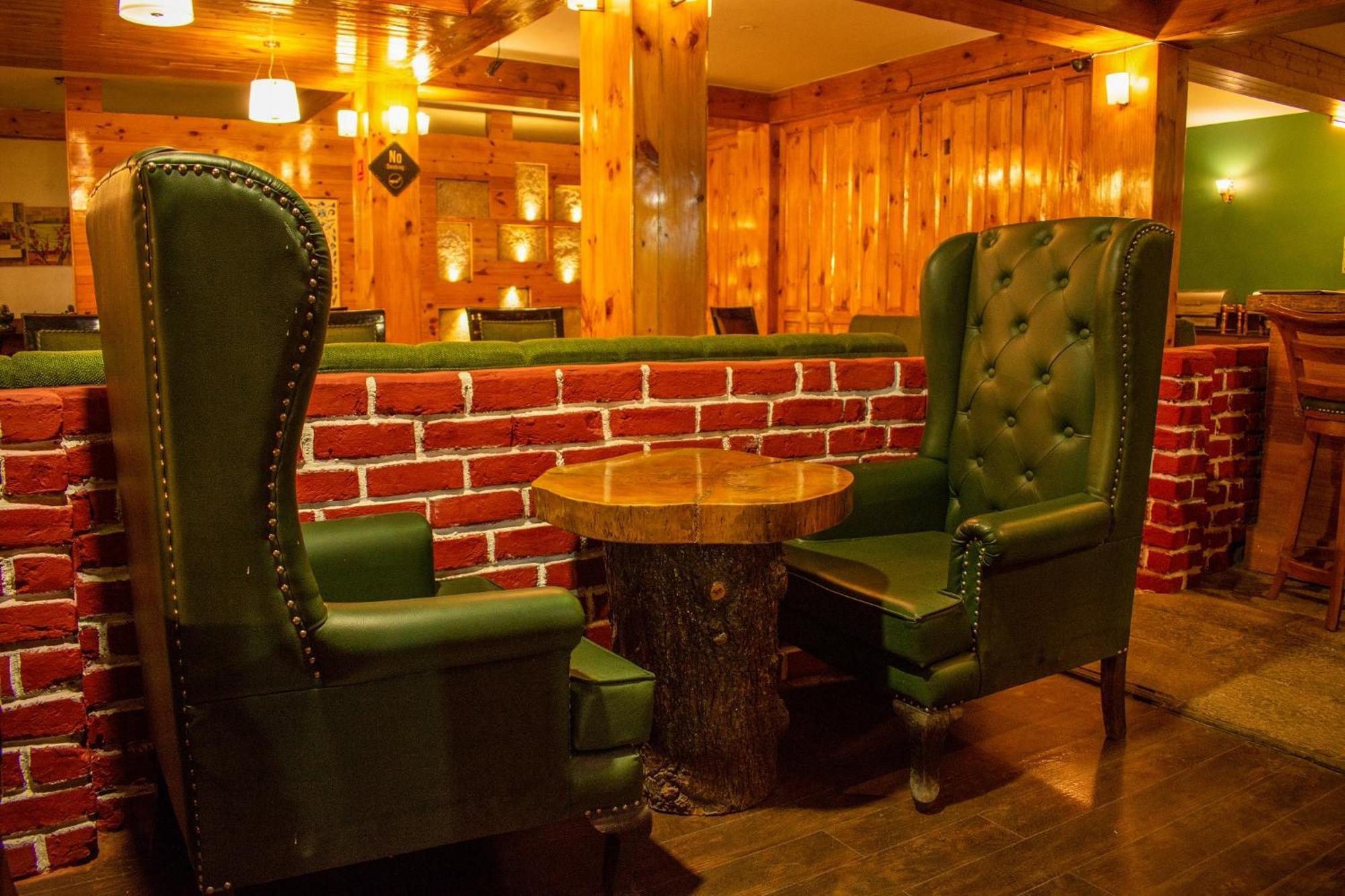 The Whispering Inn Resort And Bar Manāli Екстериор снимка