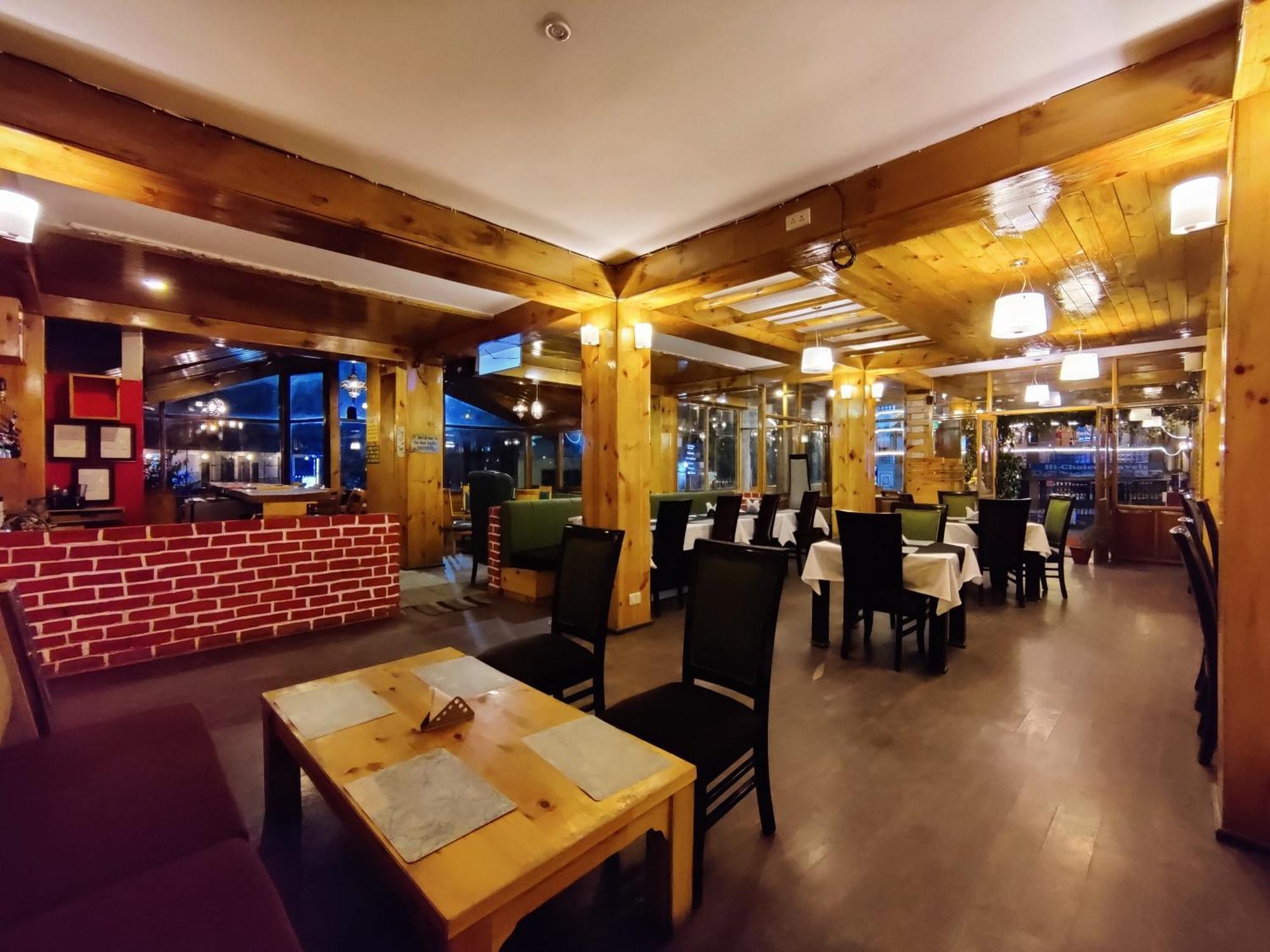 The Whispering Inn Resort And Bar Manāli Екстериор снимка