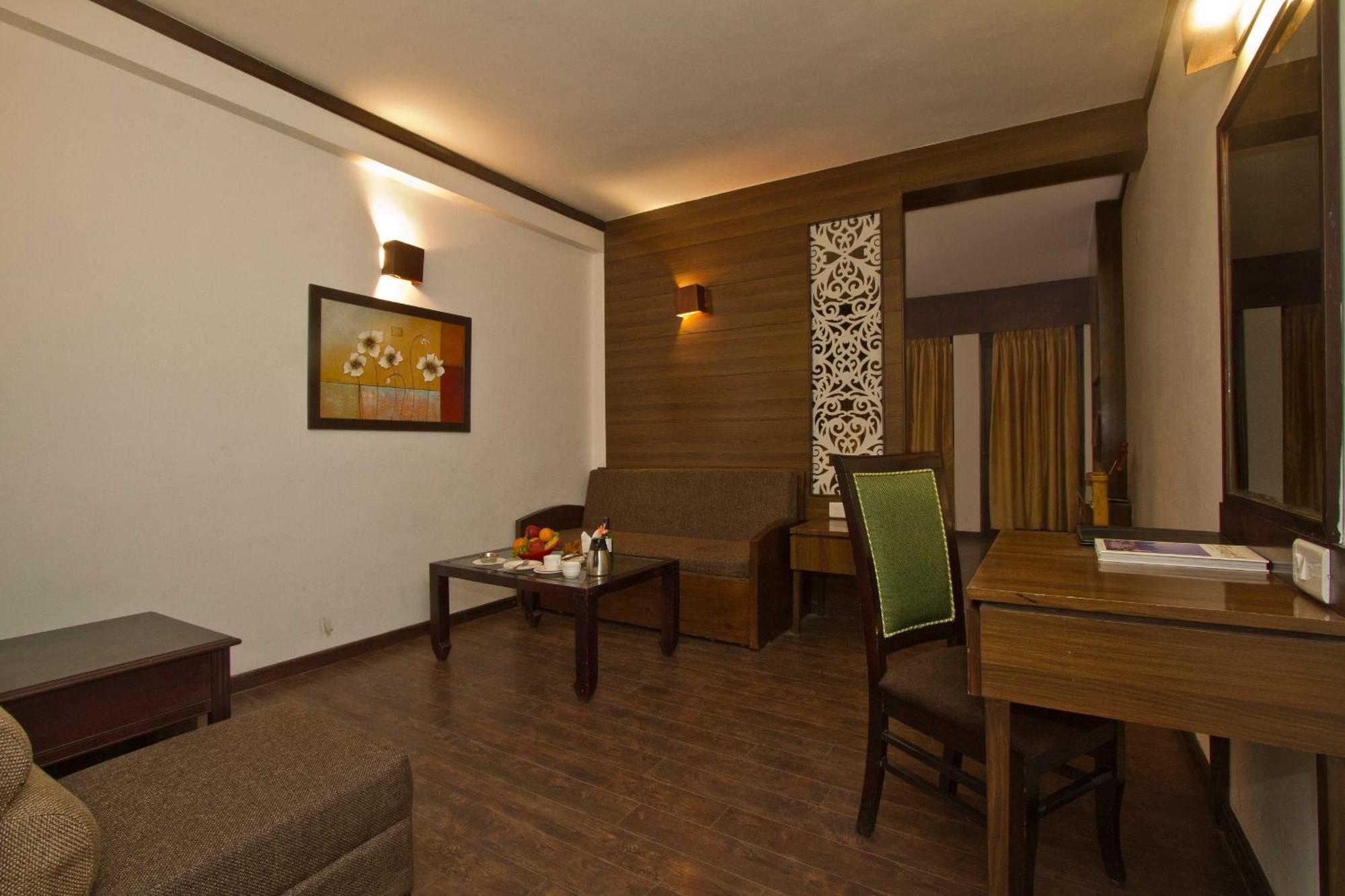 The Whispering Inn Resort And Bar Manāli Екстериор снимка